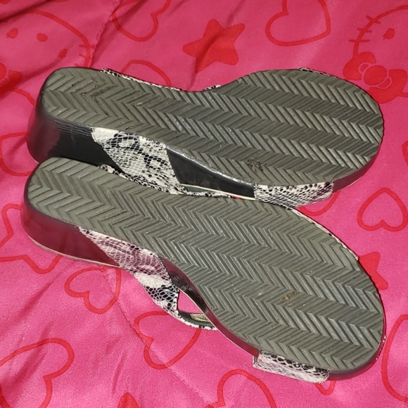 Volatile Wedges Super Cute 😍 - Picture 6 of 7